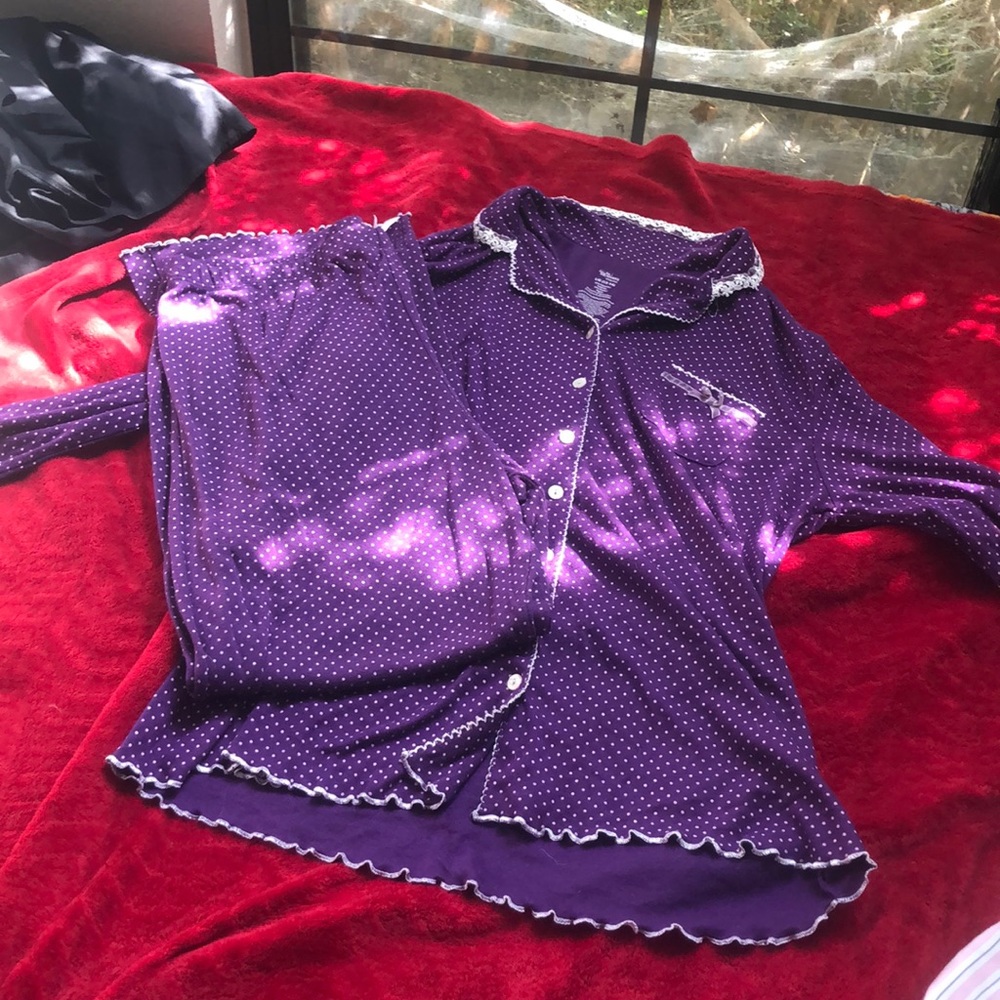 Complete purple and white spotted pj set